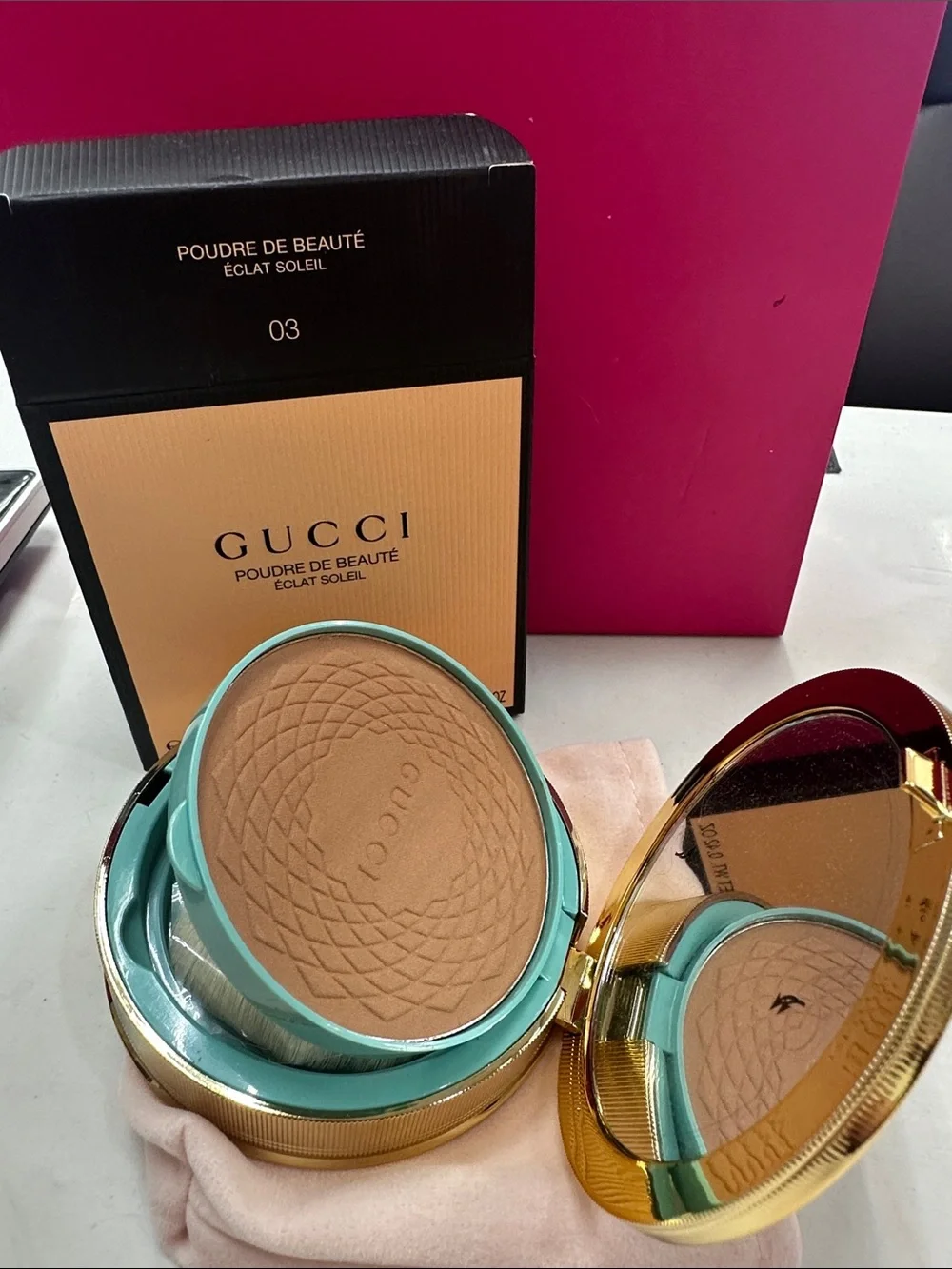 Gucci Poudre de Beauté Éclat Soleil Compact Bronzer - Tan & Gold